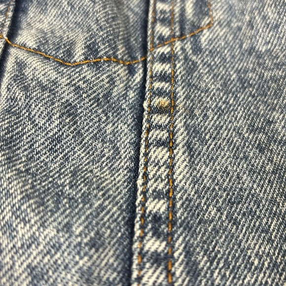 Levi’s Denim Jacket - Picture 10 of 10